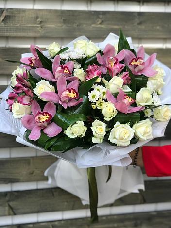 Букет цветов из: Розы и Хризантемы в Орудьево
