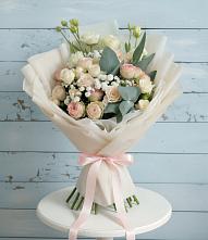 Букет цветов из:  Розы и Лизиантусы в Орудьево