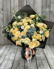 Букет цветов из:  Розы и Лизиантусы в Орудьево