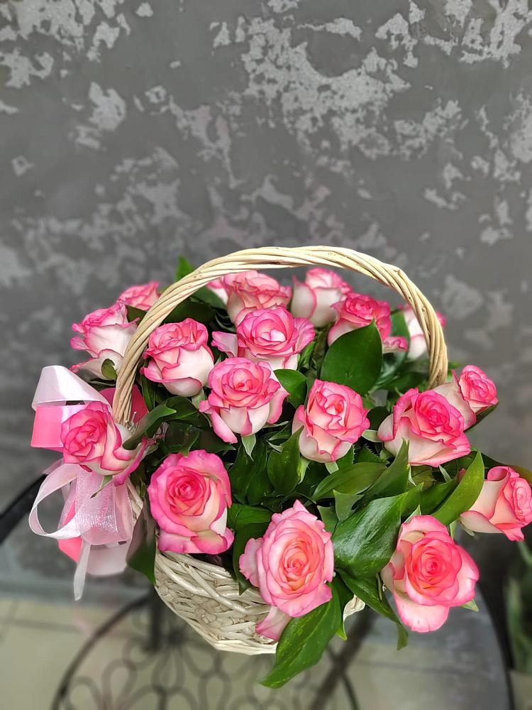 Цветочная композиция из Розы в корзине в Орудьево