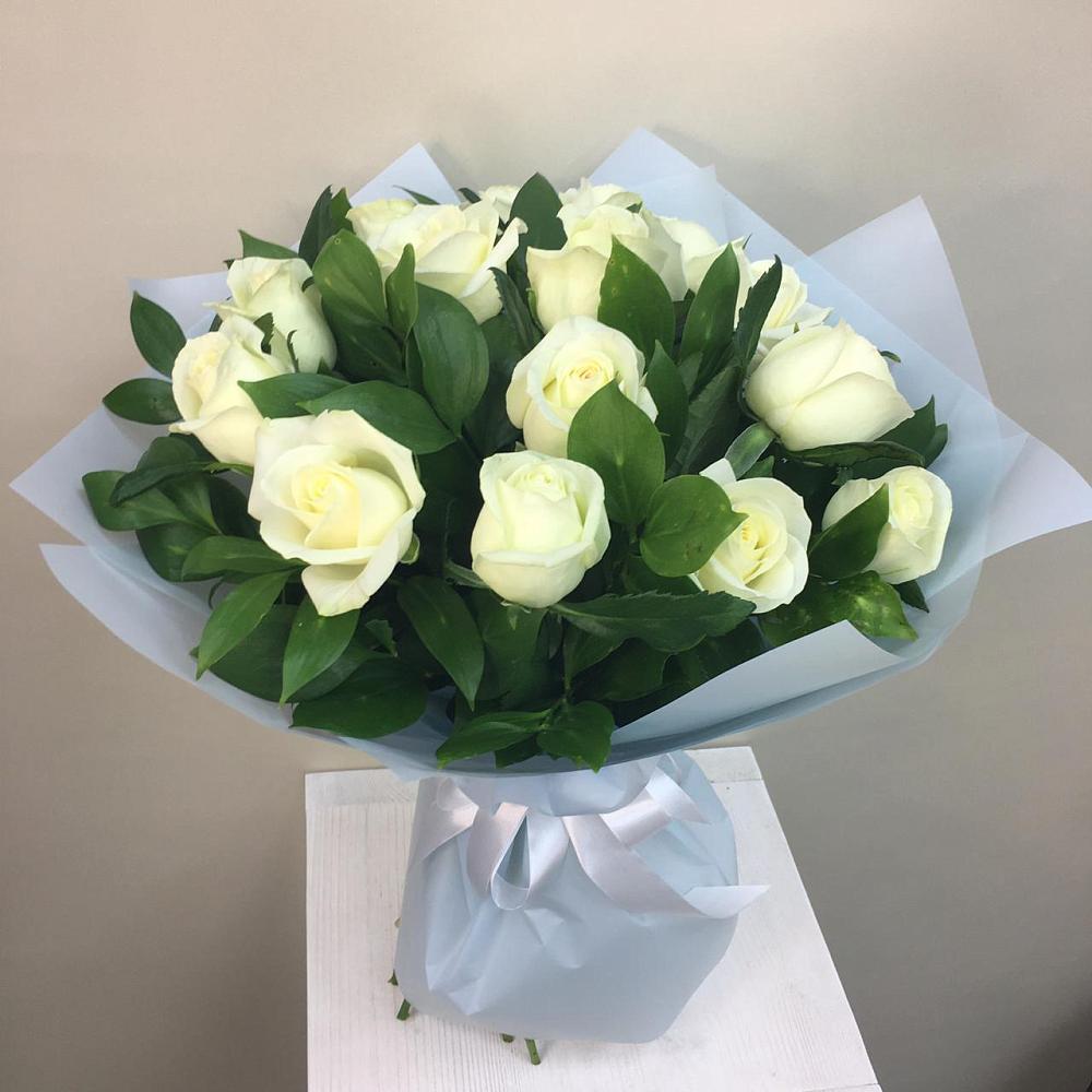 Букет 15 Белых роз Проуд в Орудьево