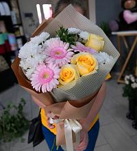 Букет цветов из:  Герберы, Розы и Хризантемы в Орудьево