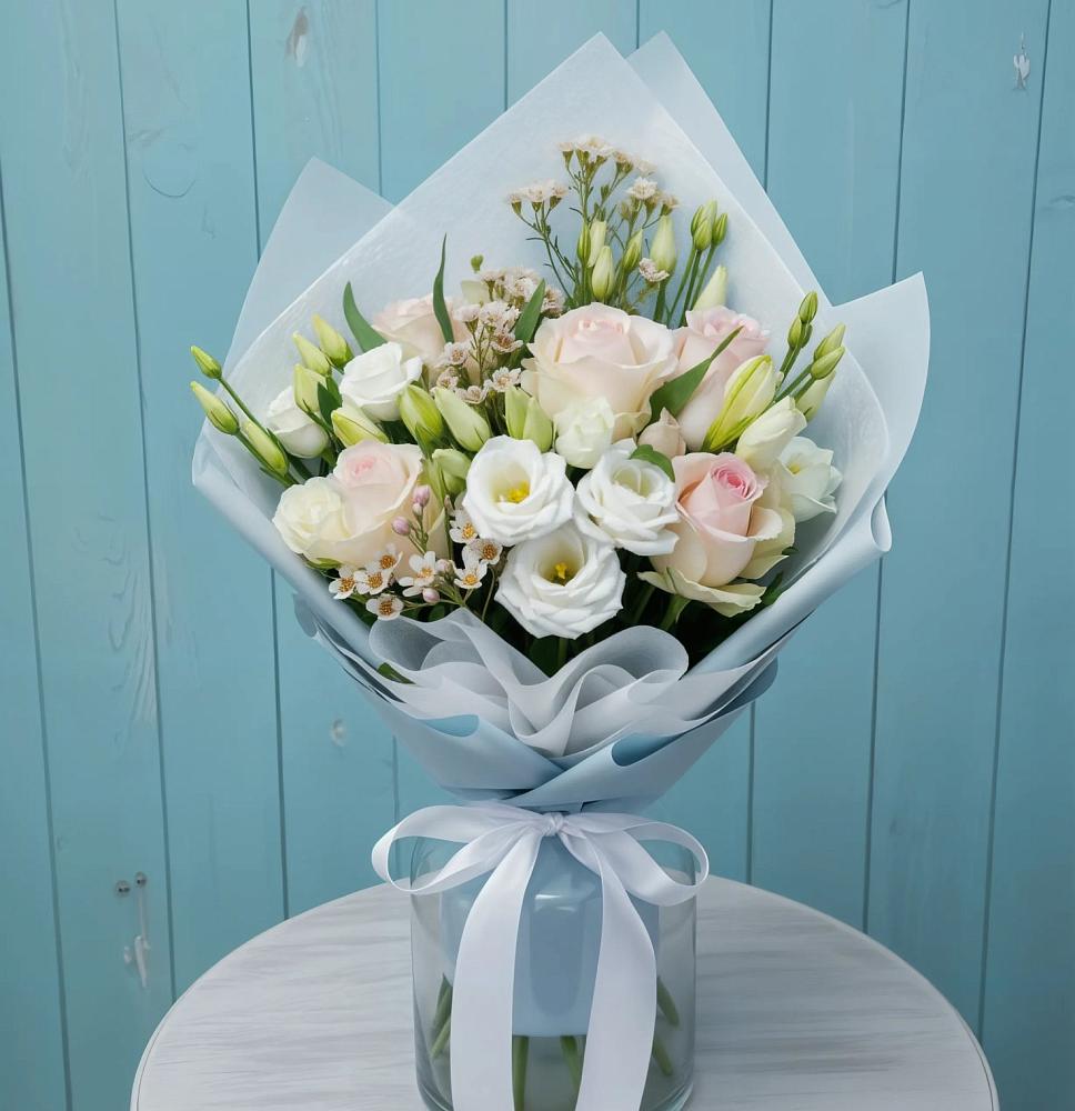 Букет цветов из: Розы и Лизиантусы в Орудьево