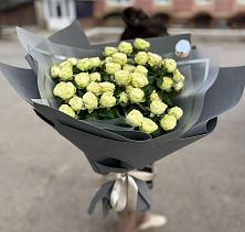 Букет Белые кустовые розы Солинеро в Орудьево