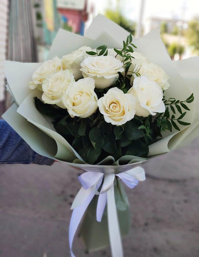 Букет Белые розы Проуд в Орудьево