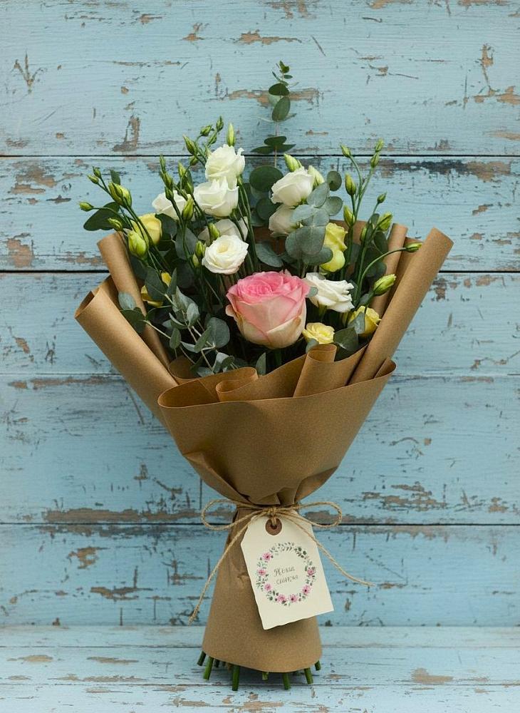 Букет цветов из: Розы и Лизиантусы в Орудьево