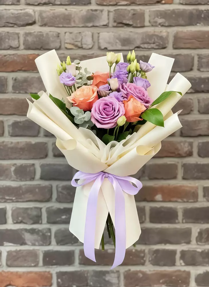 Букет цветов из: Лизиантусы и Розы в Орудьево