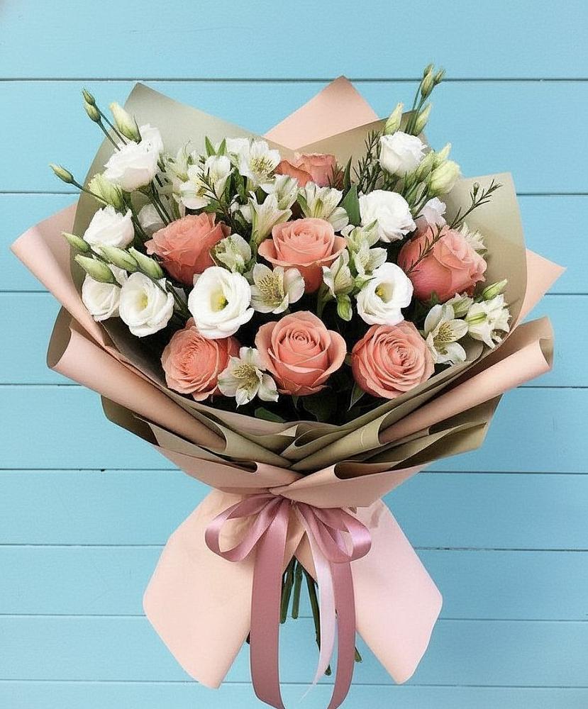 Букет цветов из: Розы, Альстромерии и Лизиантусы в Орудьево