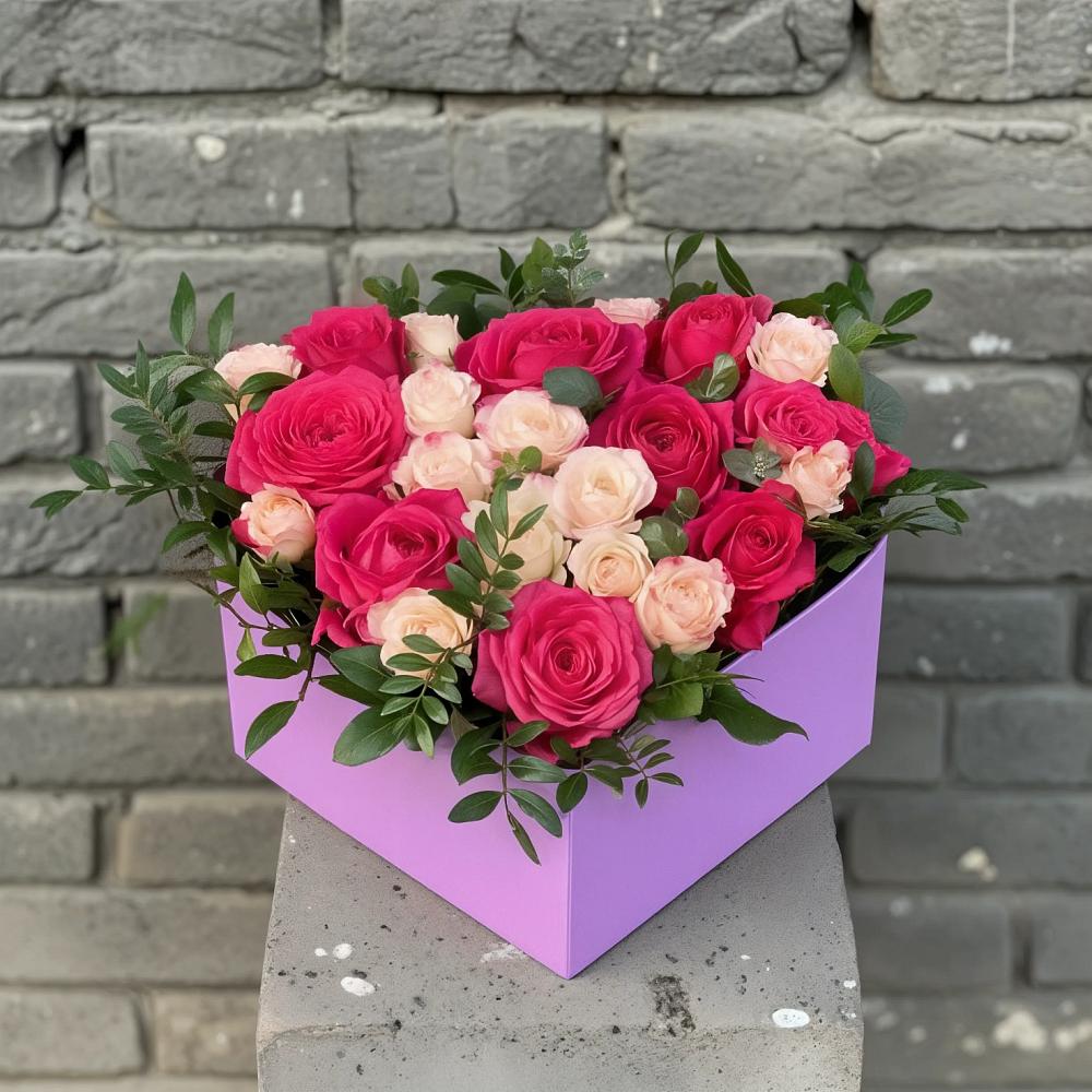 Цветочная композиция из Розы в коробке в Орудьево