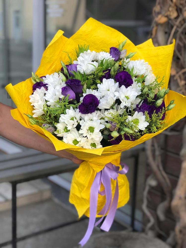 Букет цветов из: Ирисы, Хризантемы и Ромашки в Орудьево