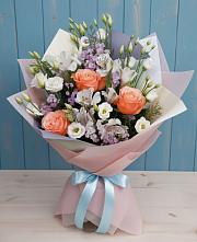 Букет цветов из:  Лизиантусы, Розы, Альстромерии и Гипсофила в Орудьево