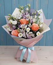 Букет цветов из:  Лизиантусы, Розы, Альстромерии и Гипсофила в Орудьево