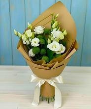 Букет цветов из:  Хризантемы и Лизиантусы в Орудьево