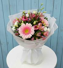 Букет цветов из:  Герберы, Альстромерии и Лизиантусы в Орудьево