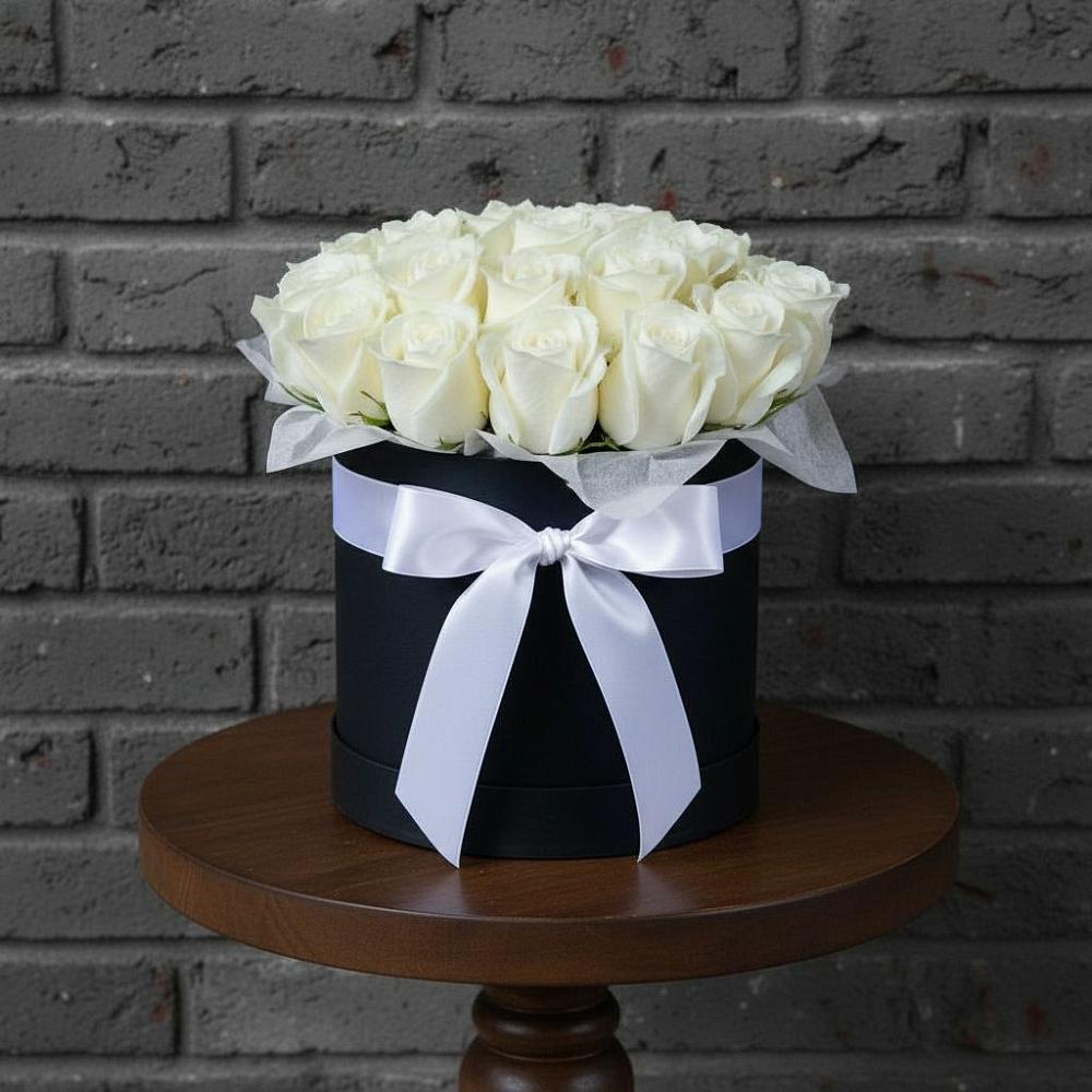 Цветочная композиция из Розы в шляпной коробке в Орудьево