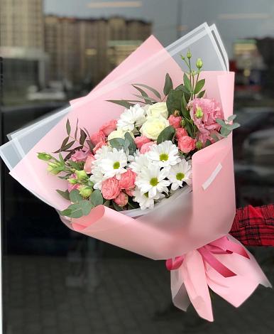 Букет цветов из: Розы, Лизиантусы и Хризантемы в Орудьево