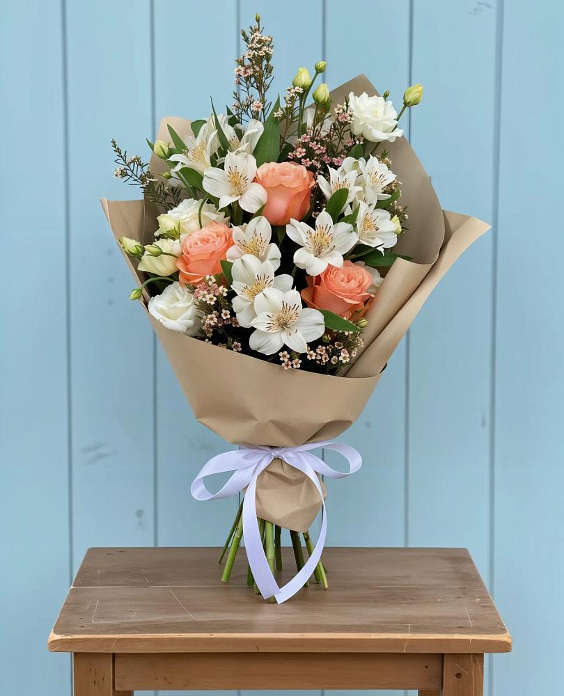 Букет цветов из: Альстромерии, Лизиантусы, Розы и Хризантемы в Орудьево