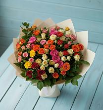 Букет Микс из разноцветных кустовых роз в Орудьево